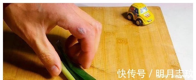 手擀面|这才是面条最好吃的做法,面条劲道,香辣爽口,看完一遍就会做!