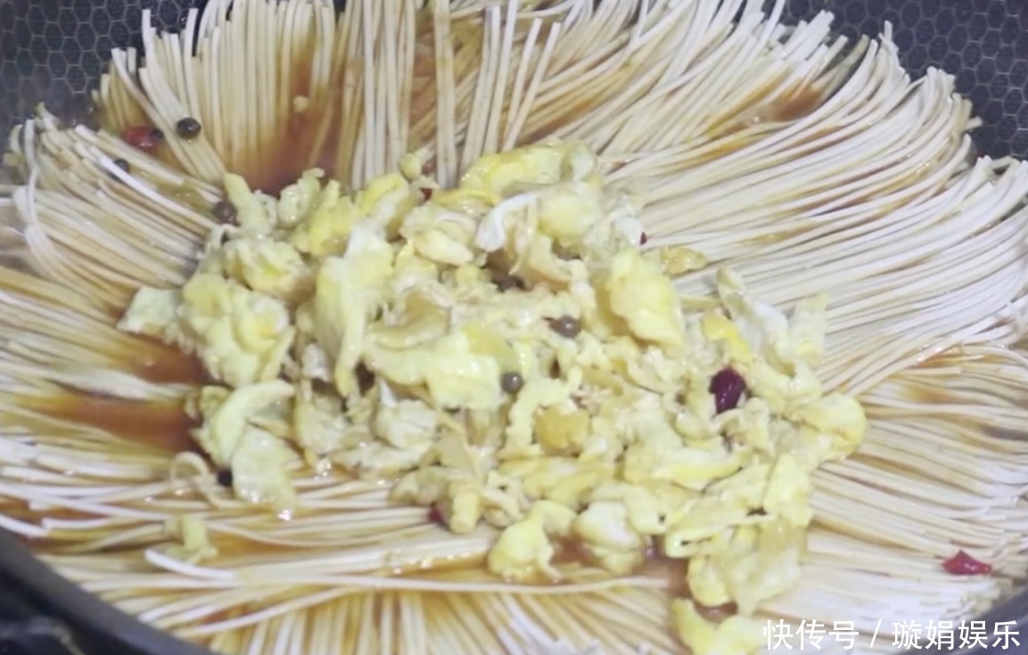 半颗白菜1把面条，简单一做，香辣美味，面条吸收汤汁，超好吃