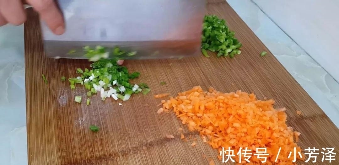 土豆又出新吃法, 教你简单一做, 比鸡蛋饼都好吃, 大人小孩都爱吃