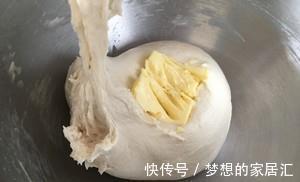 家庭早餐面包做法，蒜香面包，简单美味，全家都喜欢，吃不够