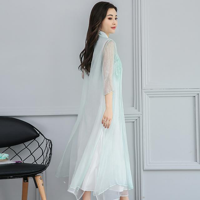 蕾丝 女人无法抵制旗袍的魅力,改良版连衣裙让你穿出端庄优雅女人味