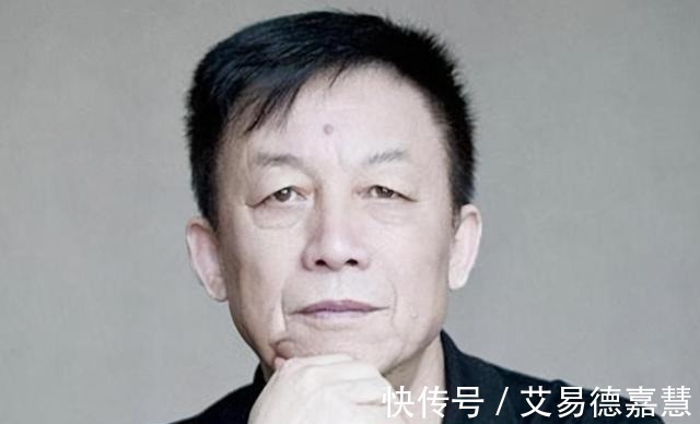 文人!易中天为何瞧不起余秋雨?余秋雨自称不识易中天