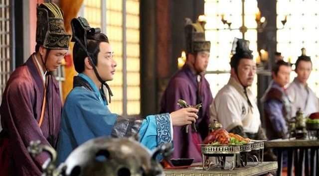 赴宴|清朝最残忍的一场饭局,八位将军开心赴宴,下一秒脑袋竟然搬家