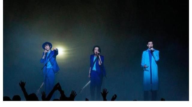 陈小春|《披荆斩棘的哥哥》陈小春部落全员“西装杀”李承铉张淇双吉他深情献唱