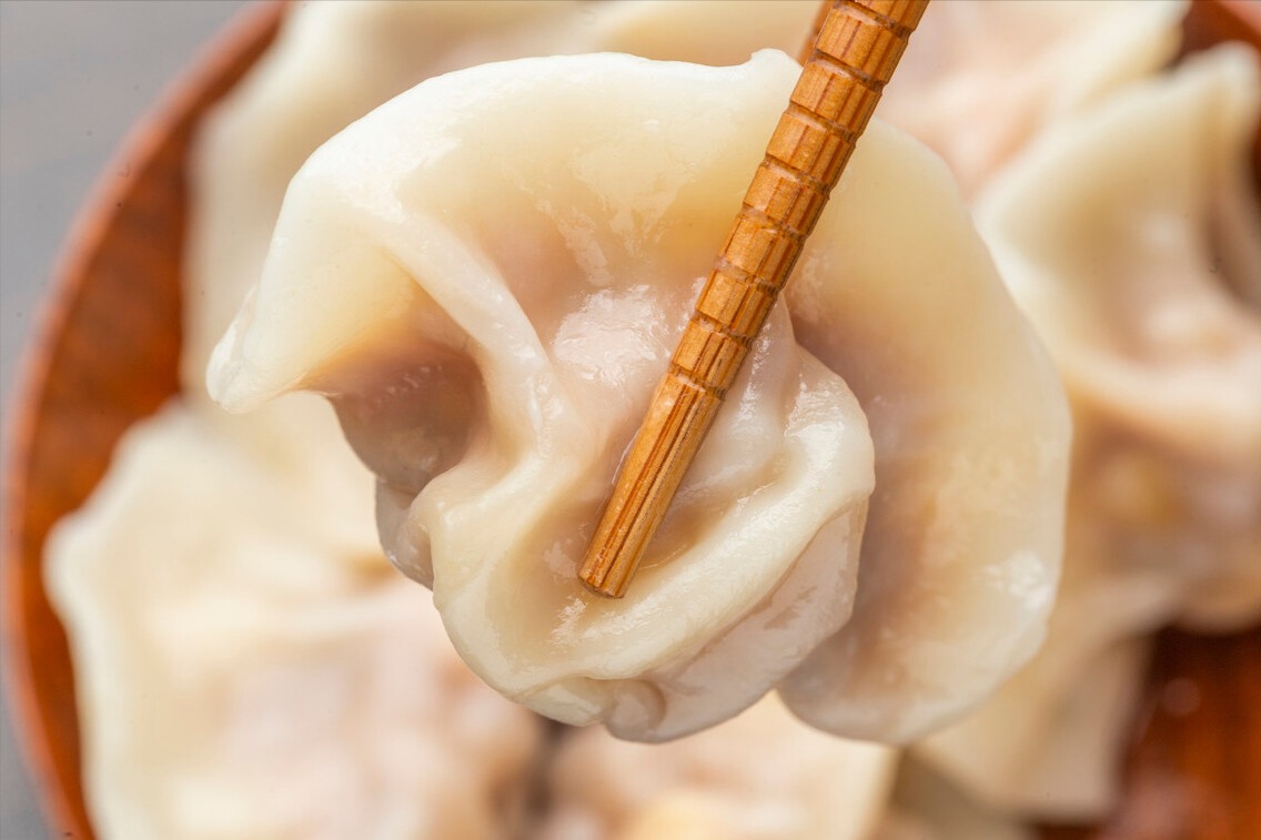 包饺子，调肉馅很重要，牢记2放2不放，肉馅鲜嫩多汁，香喷喷的