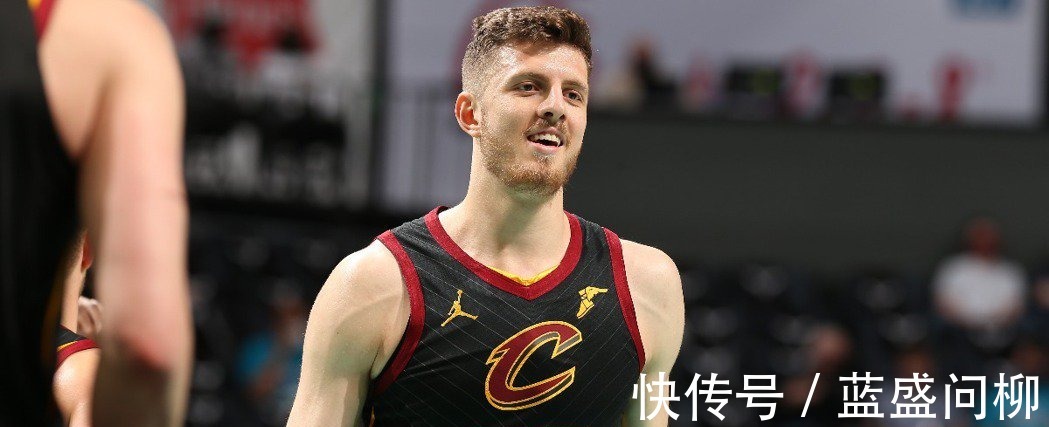 快船|快船签贾尔斯后再补禁区 收哈尔滕施泰因厚植战力!