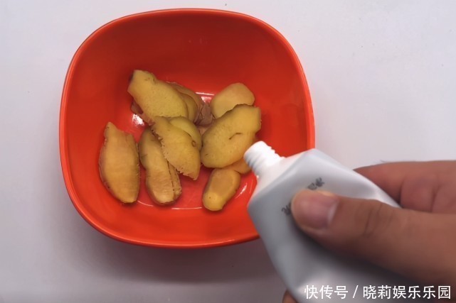 妙用吧|把牙膏挤在生姜上，作用真是太厉害了，解决很多男人女人的大烦恼