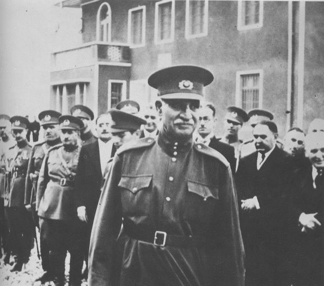 礼萨汗|1979年1月16日,巴列维王朝结束在伊朗的统治