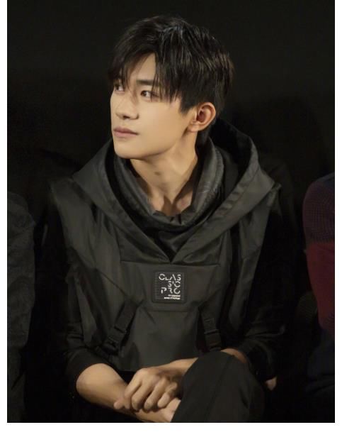 优质偶像!邓超透露易烊千玺春晚彩排间隙还在看书,夸赞他很努力