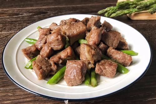 春天，遇到这菜再贵也要吃，天然的“长高食谱”，孩子多吃