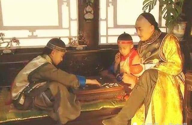 弘历|第一次见到12岁的乾隆,康熙为何惊得放下酒杯?真相原来是这样