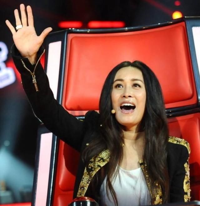 田震参加节目被问:你怎么评价那英?“她不配”!杨坤公开不服气