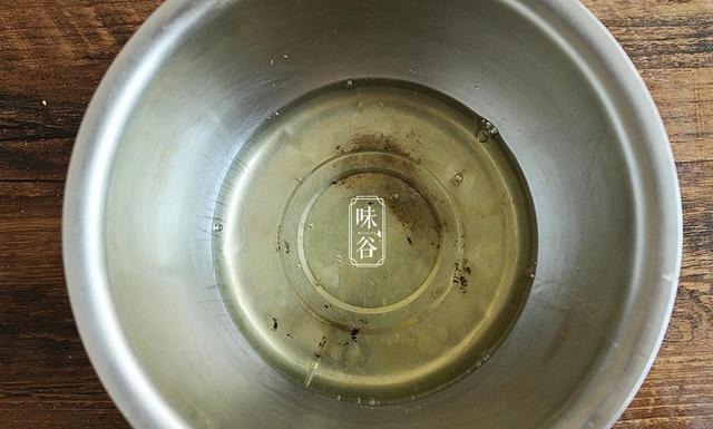 不用烤箱也能做的酸奶蛋糕，又香又软，更适合孩子吃，也不会上火！