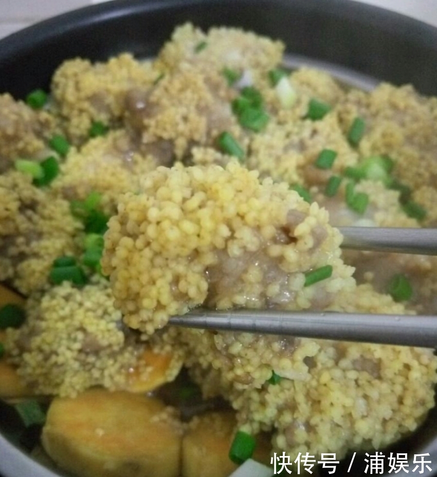 这道小米蒸饭,软糯滋润,味道鲜美,是上好的养生保健食材