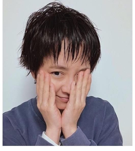 【RM】宋智孝“短發(fā)”預(yù)告片被捕捉…粉絲們說“還以為是假發(fā)呢”！