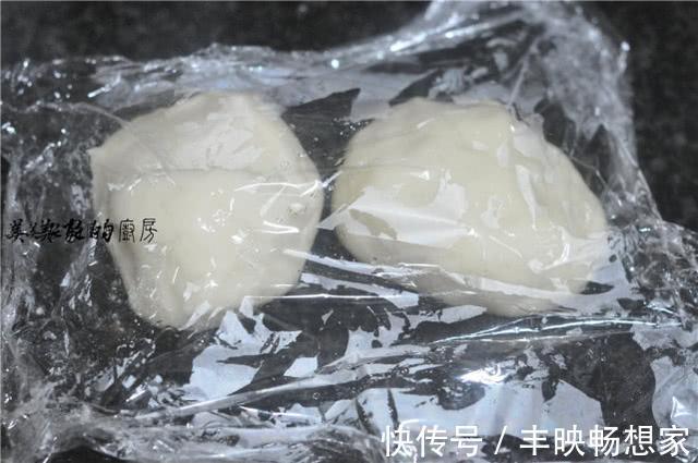 蒸馒头和包子,要学会“三次醒发”,不然出锅后死皮、塌陷口感差