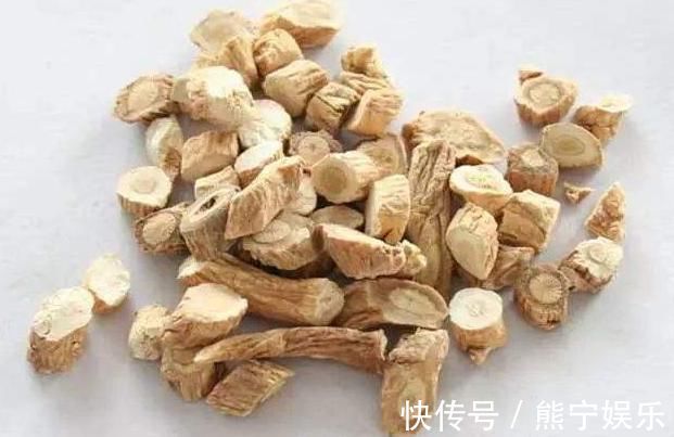 制药厂|几口缸几个人办药厂,靠“一包中药”,年入1000多亿却坚持不上市