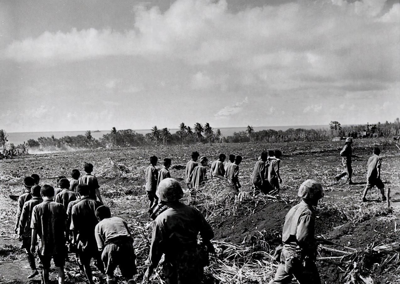 这位|这位犹太牙医还是个神枪手，击杀98名日本兵，等荣誉勋章58年