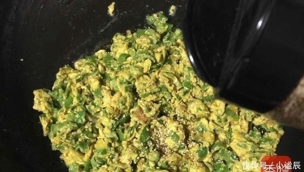 脂肪杀手|鸡蛋和它是绝配,堪比“脂肪杀手”,隔三差五吃,小肚子不见了