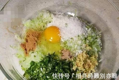 酥脆|想吃炸素丸子不用买，自己在家就可以做，个个酥脆！