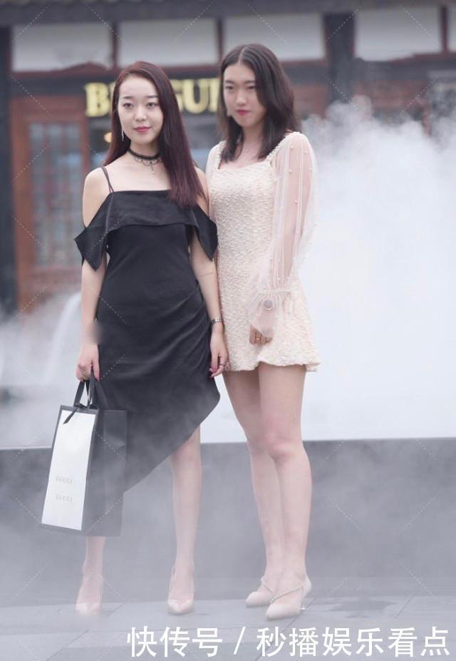 白皮肤妹子走黑暗系穿搭格外吸引眼球，一字肩设计简约大方又耐看