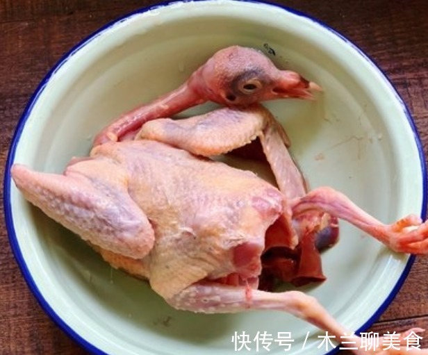 柔嫩|炖鸽子汤,该不该焯水大厨教你一招,柔嫩汤鲜味道香,营养高!