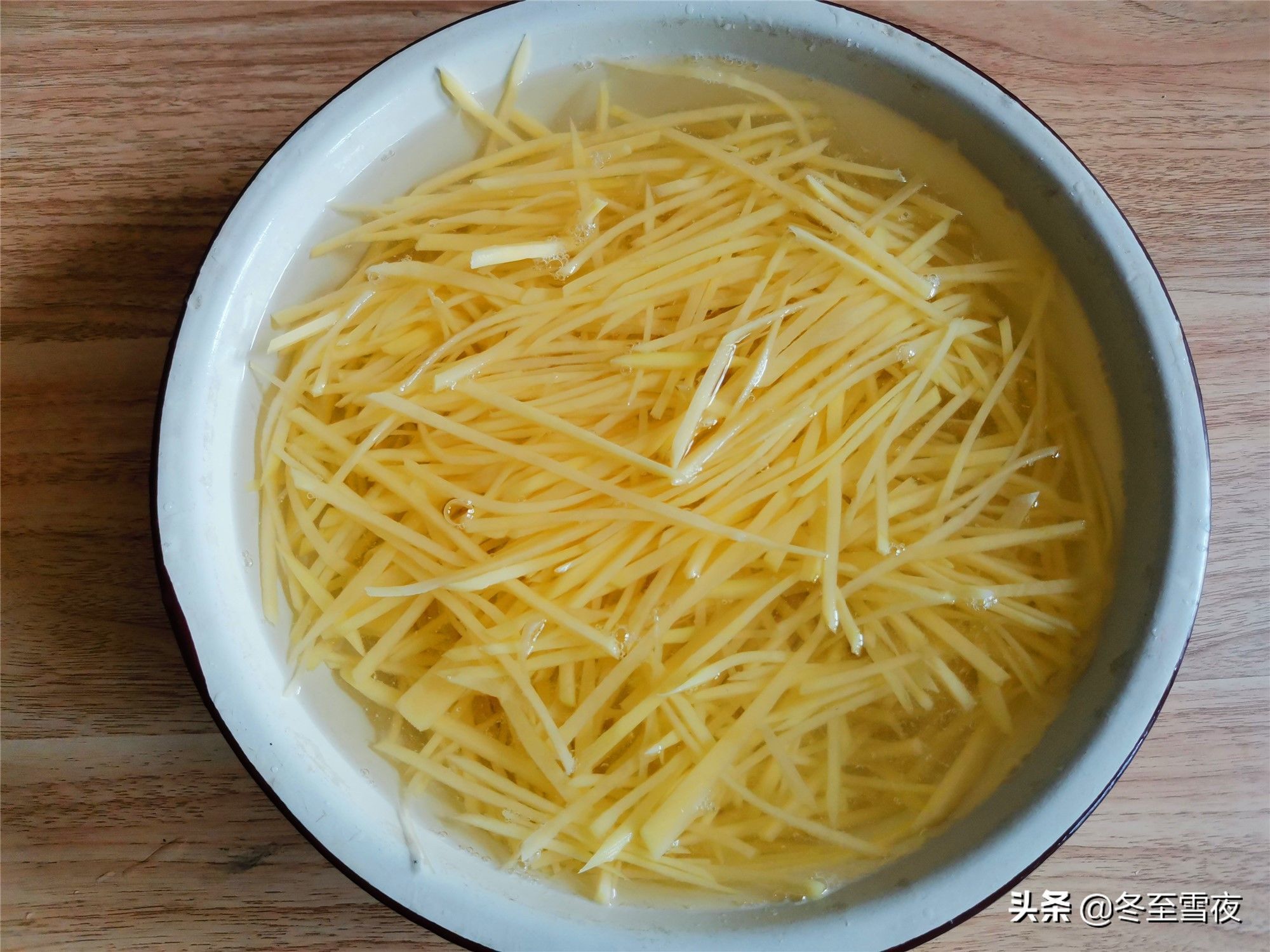 花椒油|在家做凉拌土豆丝，记得这两步不能少，土豆丝吃着清爽，口感脆嫩