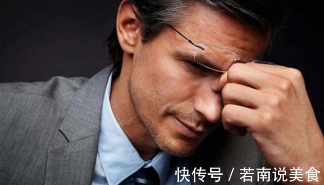 小知识|女人走向显老，日常多吃2样碱性食物，补回雌激素，年轻20岁