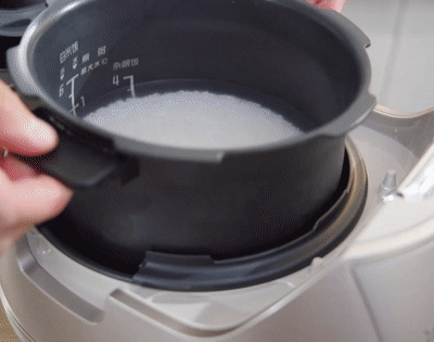 好吃|当小龙虾遇上盖浇饭，好吃到盘子都舔干净了！——小龙虾盖浇饭