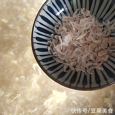 好吃到飞起的虾皮疙瘩汤，这样做0失败