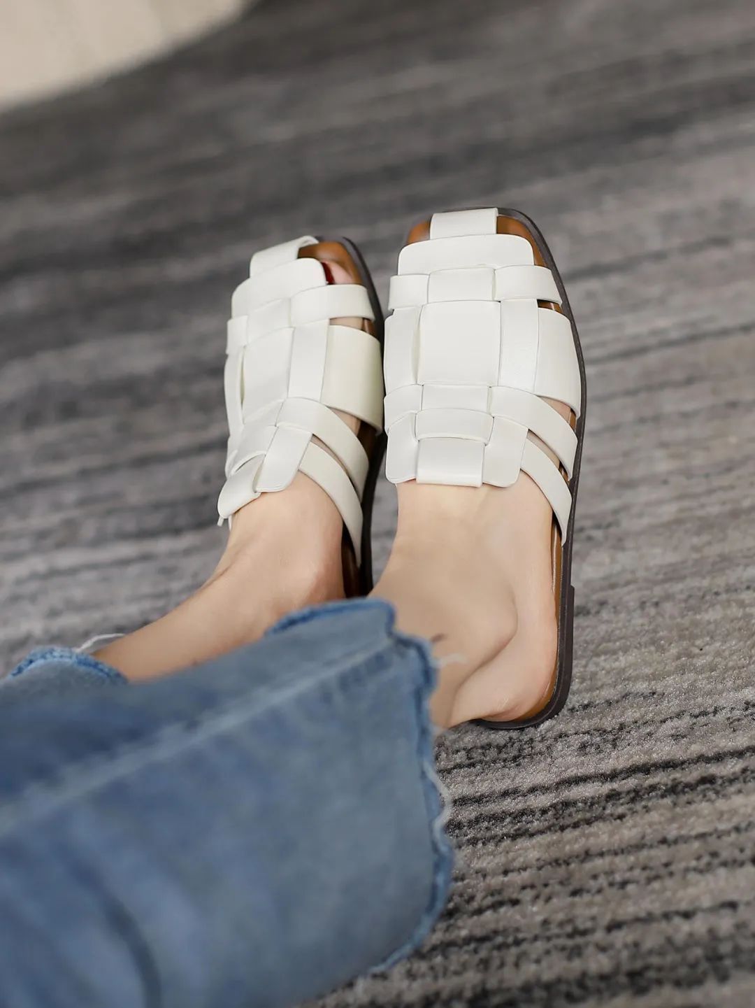 小众|烂大街的凉鞋别穿了!这几款鞋子好看又个性