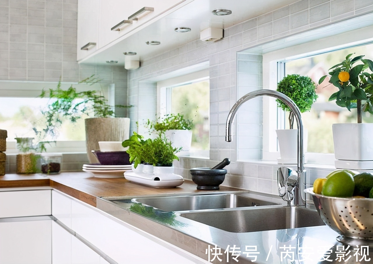 阳台上|5个位置，不能养花，养一盆死一盆，看看你中招没有