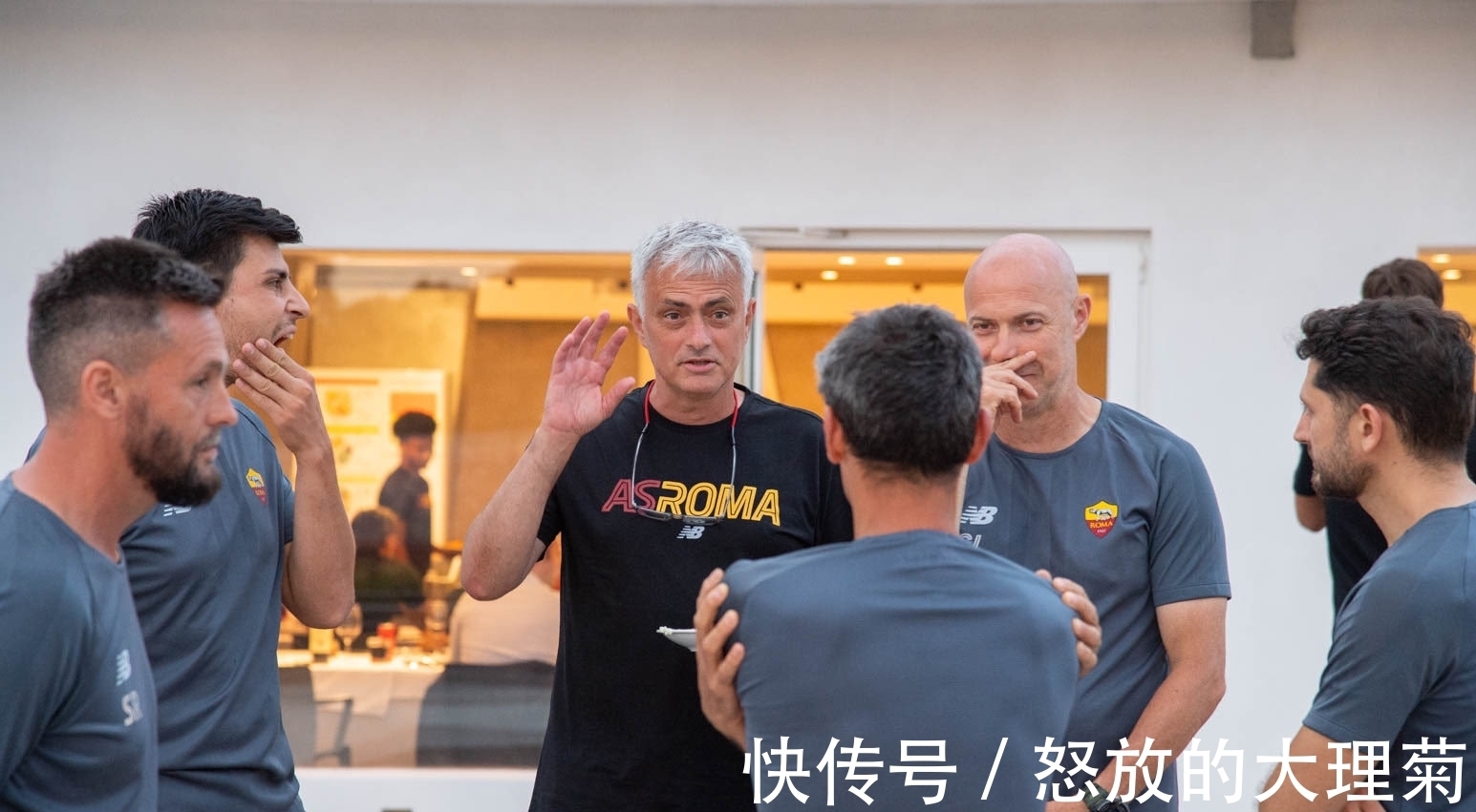 霍伊别尔|穆里尼奥走了吗?可为什么所有英媒都在报道他,只是打一个小区队