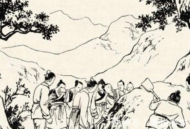 丁老三&故事:妻子失踪三年归来,丈夫却用火烧她,阴阳先生:她已不是人