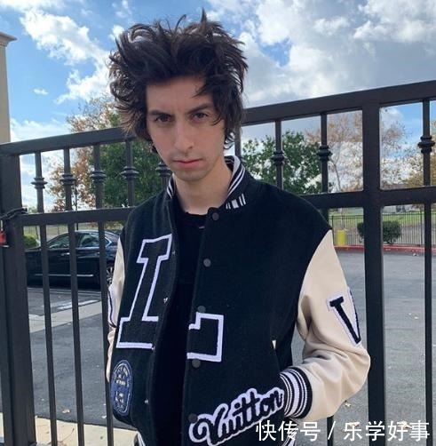 滑板 撩LV总监,穿10W天价球鞋,他是我见过最“烧钱”的板仔!