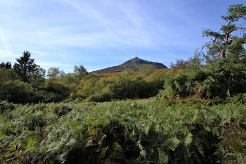 多姆火山|法国低调的旅游目的地火山群，自驾旅行再次登顶火山，能成功吗？