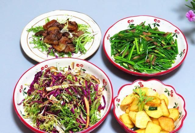 苦菊|两口人的晚餐,4道家常菜,有荤有素,没有主食,娘俩也吃撑了