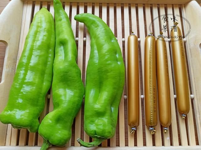 做法|火腿肠不要直接吃，教你3种简单做法，香辣又过瘾，上桌就被扫光