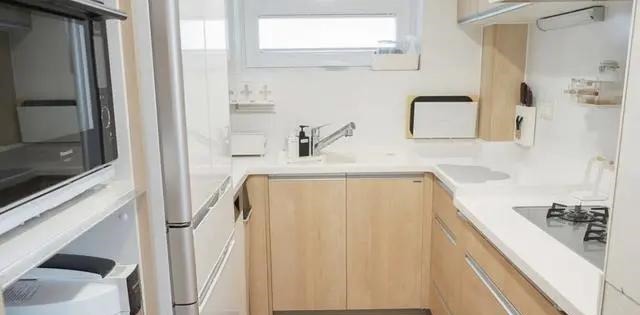 布置|同样是小厨房,瞧瞧人家会布置的,我怎么就没想到呢,活该不好用