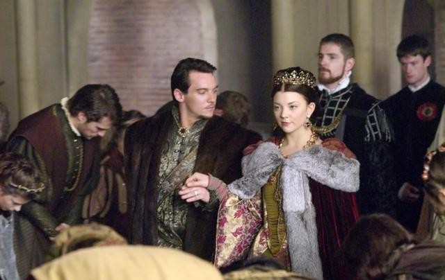 抛弃|小三打败发妻成为王后，最终却被国王抛弃，还被送上断头台