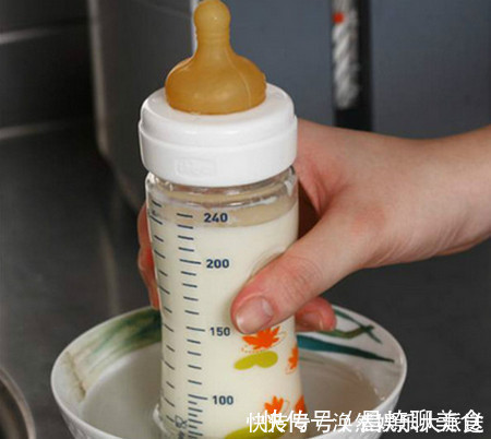 小梅|冲奶粉先加奶粉还是先加水宝妈一个错误行为,导致宝宝肠坏死