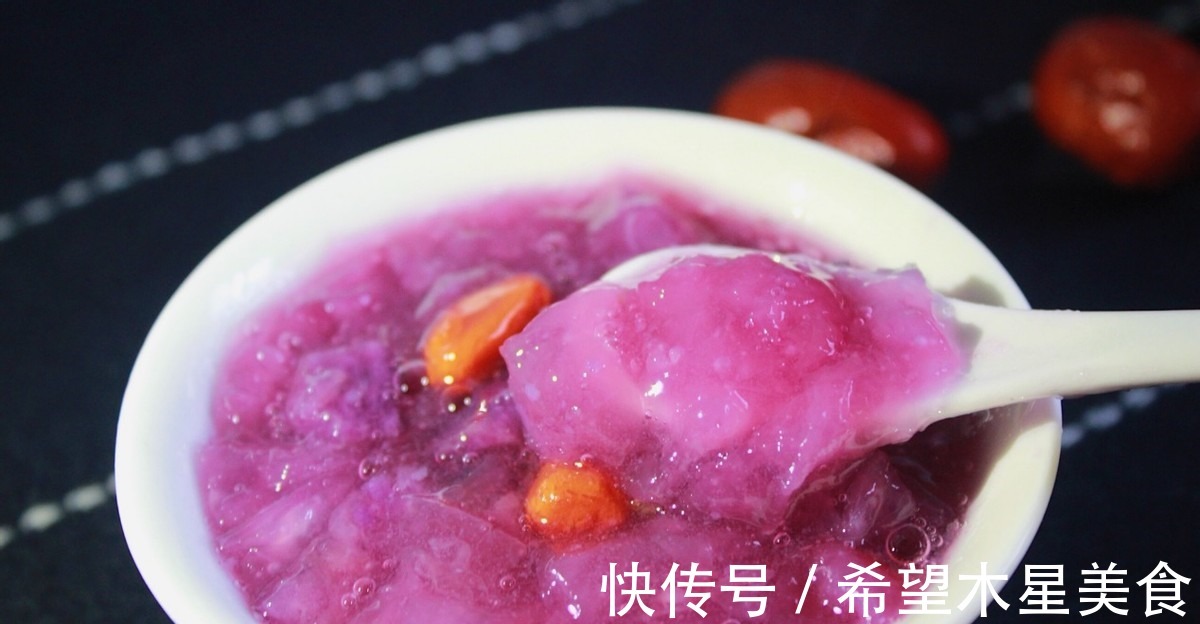 红枣|这是一道银耳羹,加了紫薯后更加香甜,营养更足!