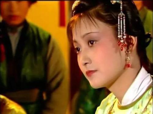 红楼梦&《红楼梦》中最自私最不能用的丫鬟,成事不足败事有余