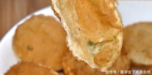 春天,少吃馒头包子多吃它,简单一炸,个个空心,暄软又劲道