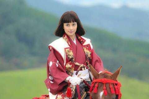 日剧女星柴崎幸曝与已婚男热恋 共同经营牧场 前男友是妻夫木聪 全网搜