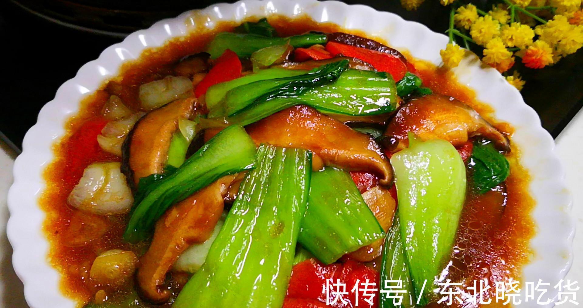 怎样炒好一盘青菜?最忌直接下锅,教你2方法,又脆又好吃还不黑