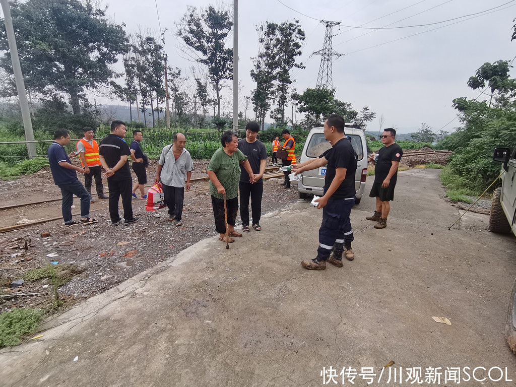 我们来了|眉山丹棱5名志愿者抵达河南：“暴雨灾害我们遭遇过，所以我们来了”