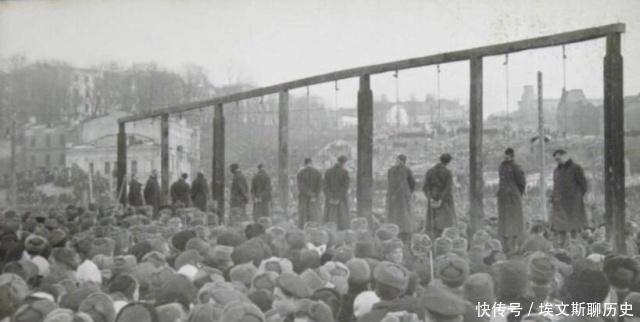 死亡|被照片定格的死亡瞬间!莫斯科竖起高大木桩,纳粹战犯被判处绞刑