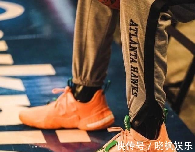 国产品牌 阿迪签名鞋首发“棉花糖”配色，耐克阿迪也开始抄袭国产品牌了！