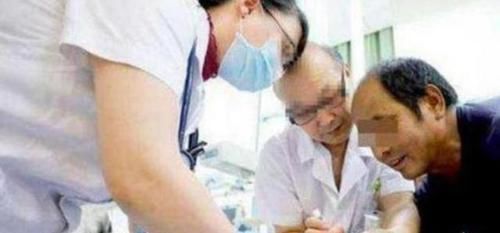 孩子|8岁儿子误把502胶水滴进眼睛里,聪明宝爸的这一举动,让医生叫好